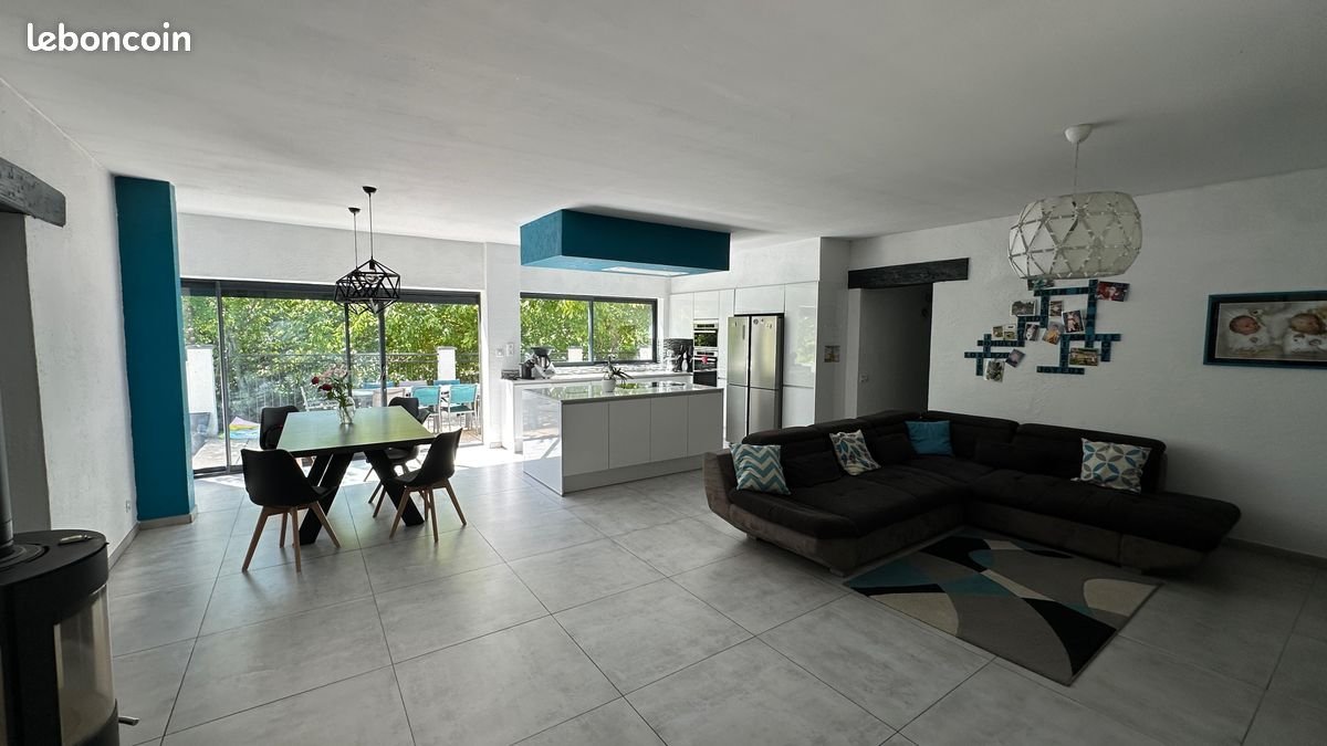 Maison à vendre, 141m², Forcalqueiret