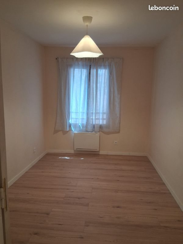 Appartement à louer, 66m², Cuers