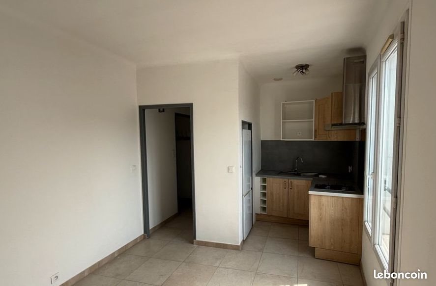 Appartement à louer, 40m², Sénas