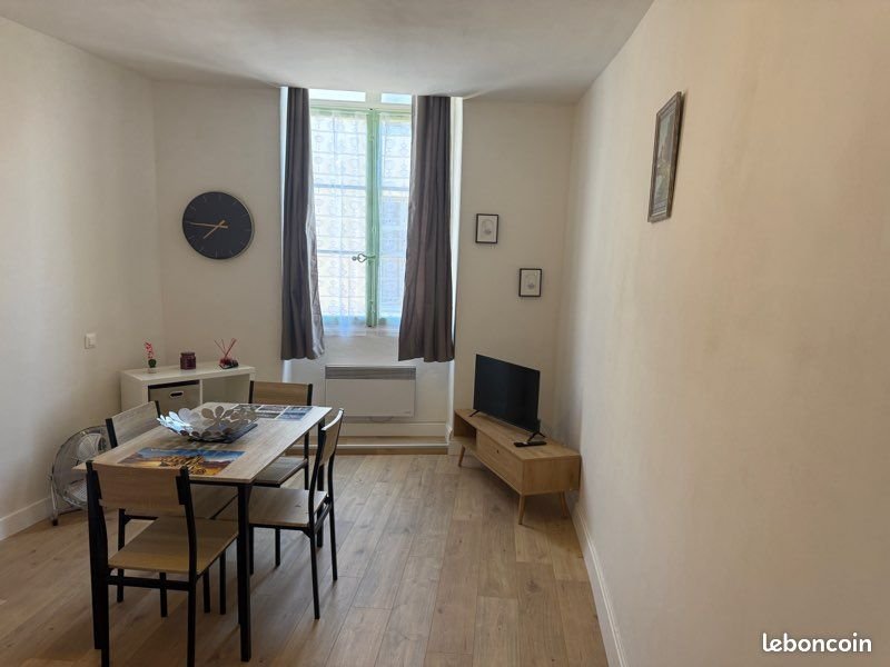 Appartement à louer, 27m², Nîmes