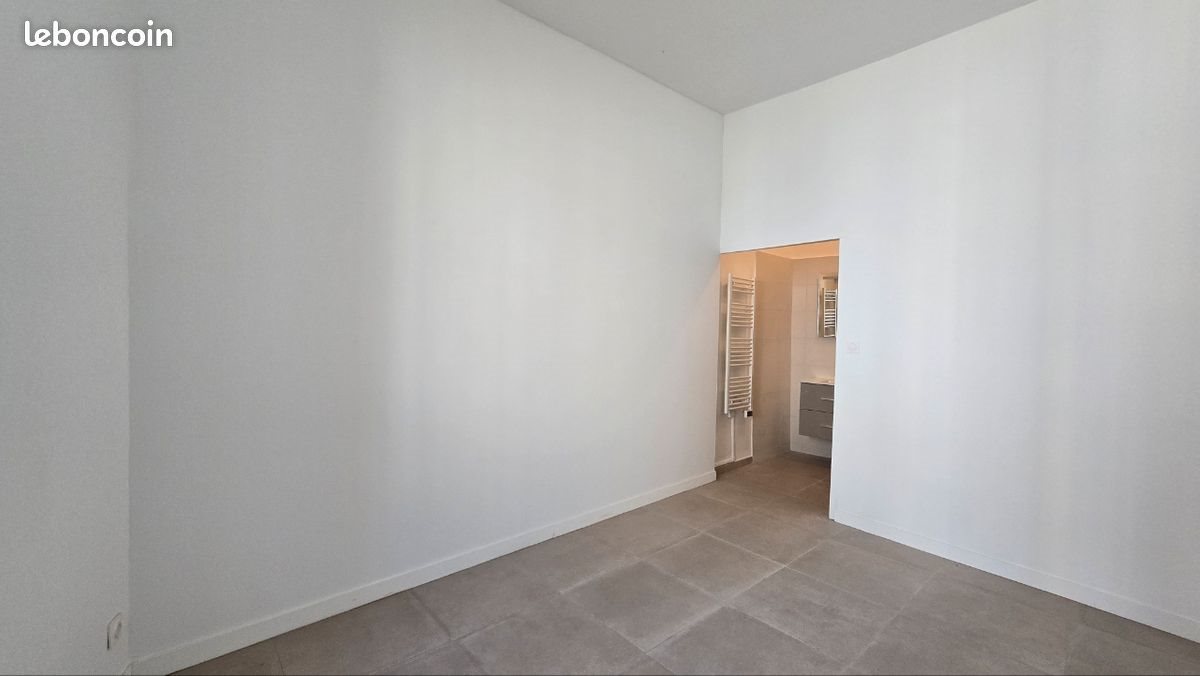 Appartement à louer, 42m², Nîmes