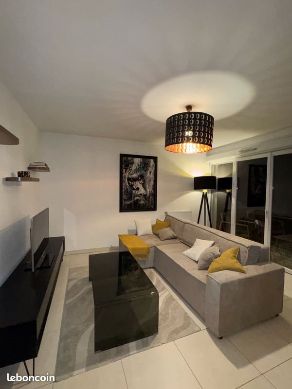 Appartement à louer, 59m², Antibes
