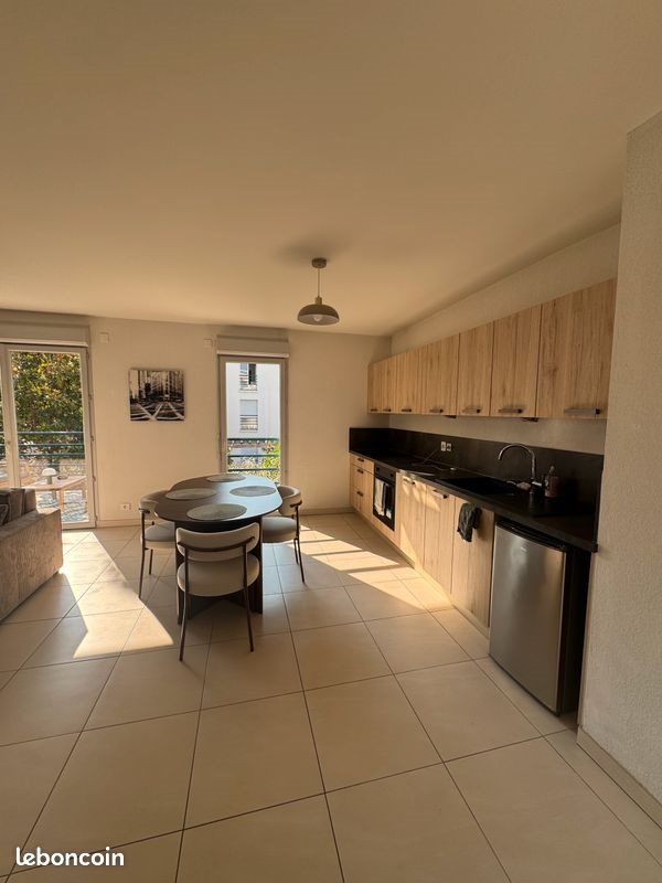 Appartement à louer, 59m², Antibes