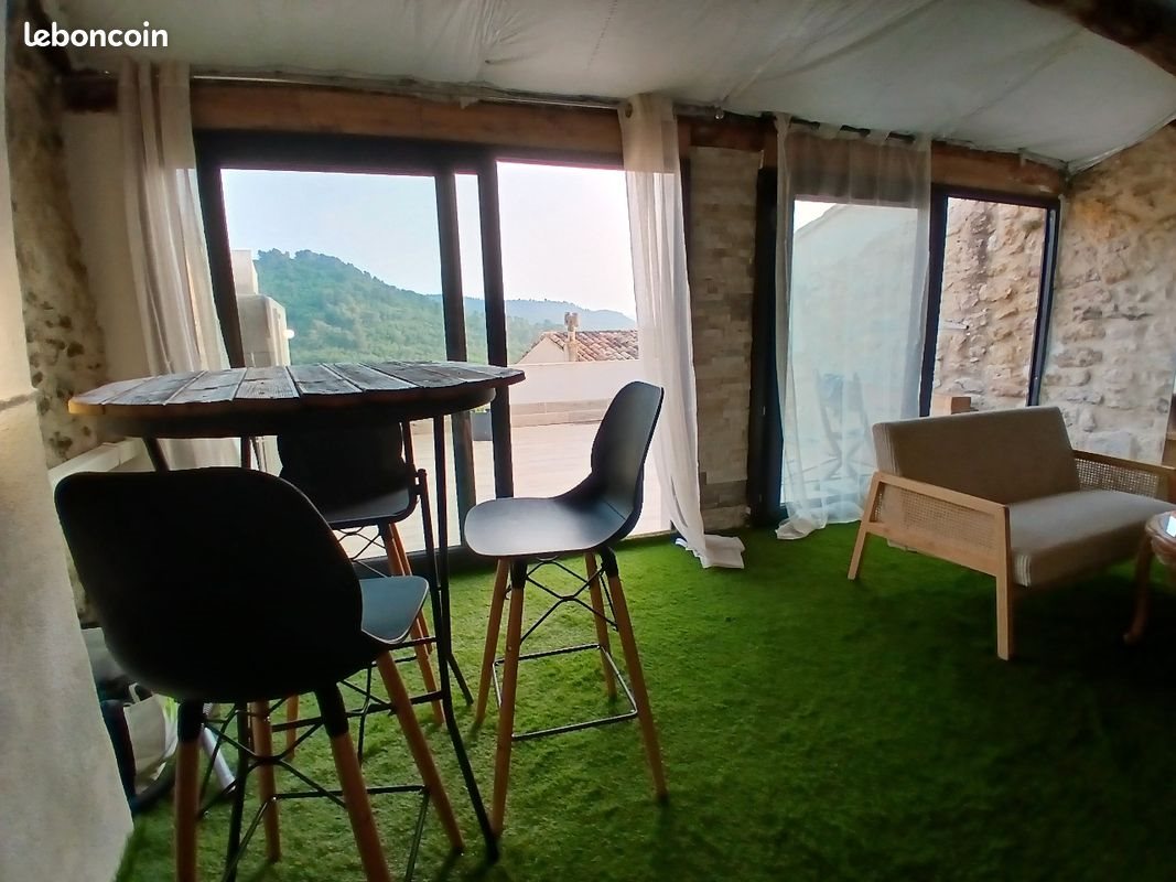 Maison à louer, 120m², Ansouis