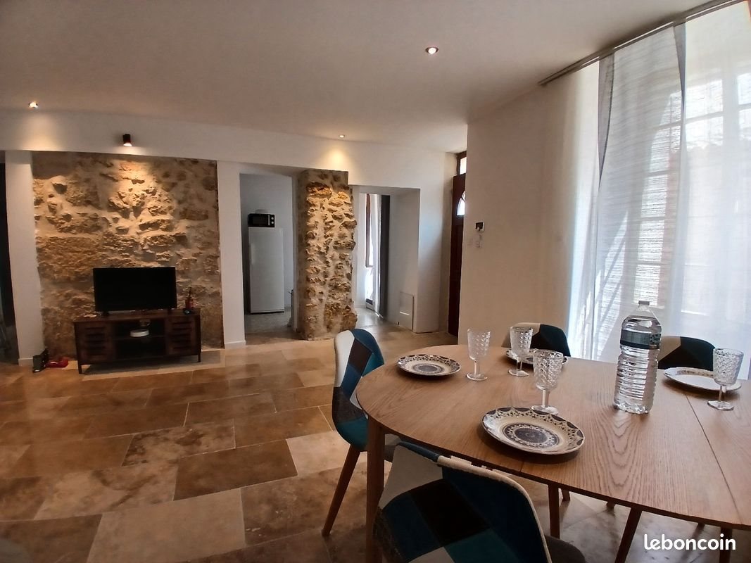 Maison à louer, 120m², Ansouis