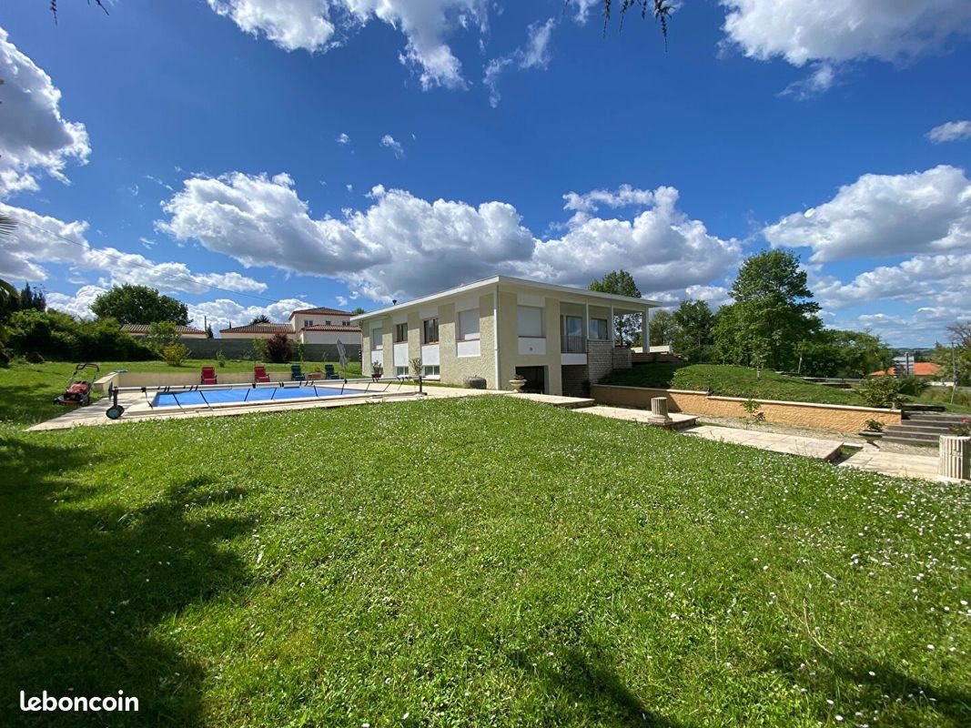 Maison à vendre, 246m², Sainte-Livrade-sur-Lot