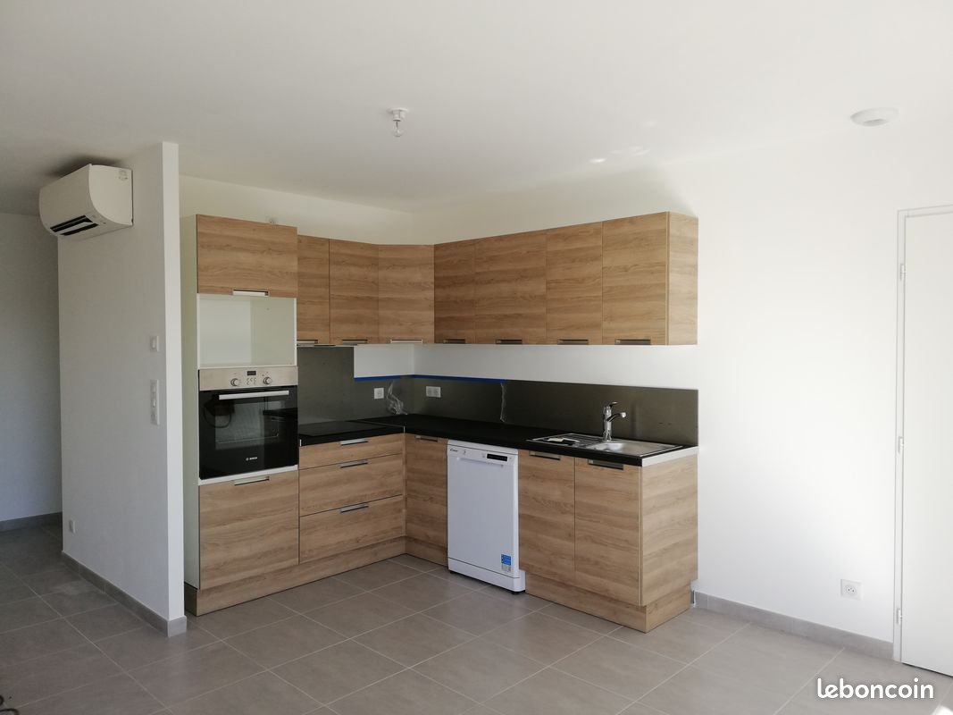 Maison à louer, 90m², Ouveillan