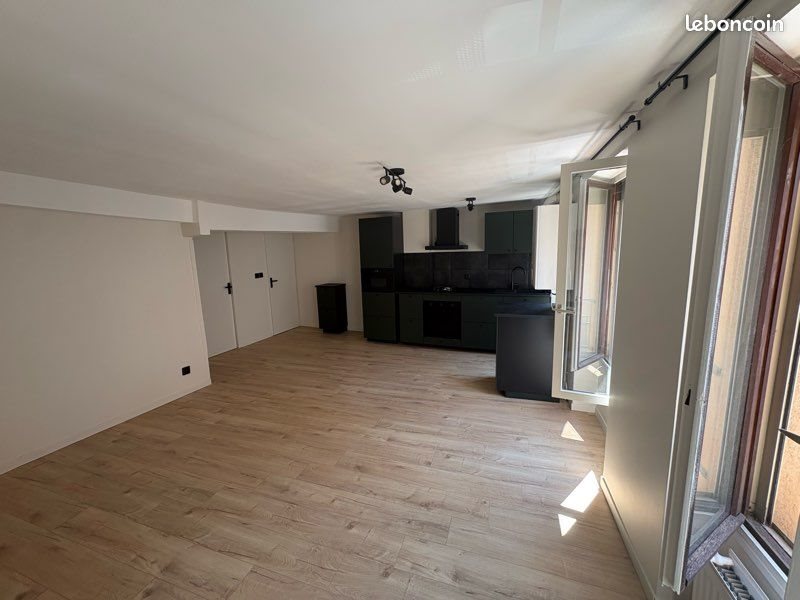 Appartement à louer, 45m², La Tour-de-Salvagny