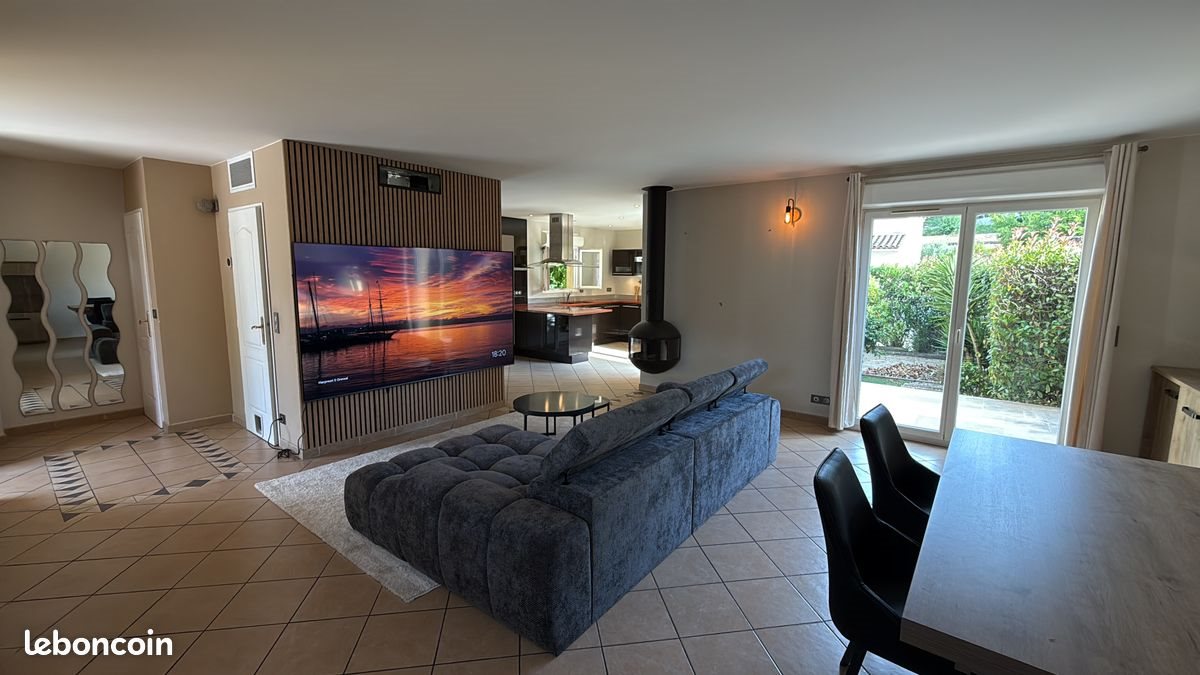 Maison à louer, 117m², La Roquette-sur-Siagne