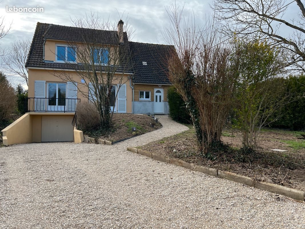 Maison à louer, 105m², Saint-Lyé