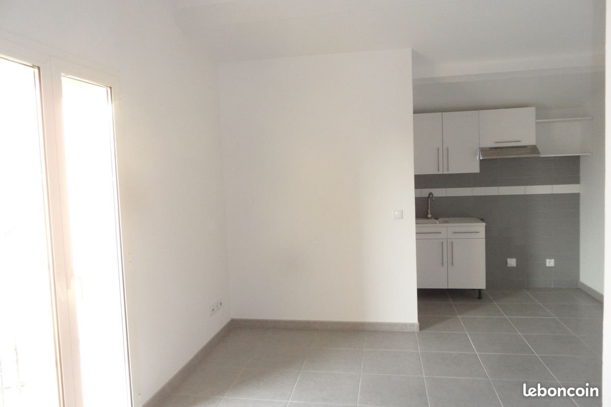 Appartement à louer, 25m², Camaret-sur-Aigues