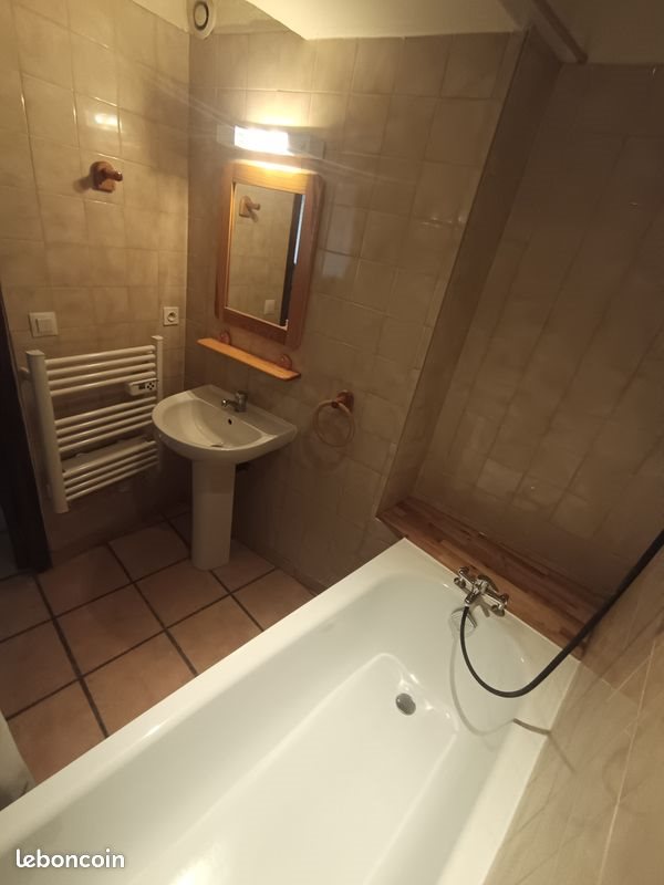 Appartement à louer, 35m², Saint-Laurent-des-Arbres