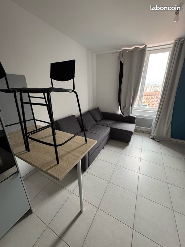 Appartement à louer, 27m², Saint-Etienne