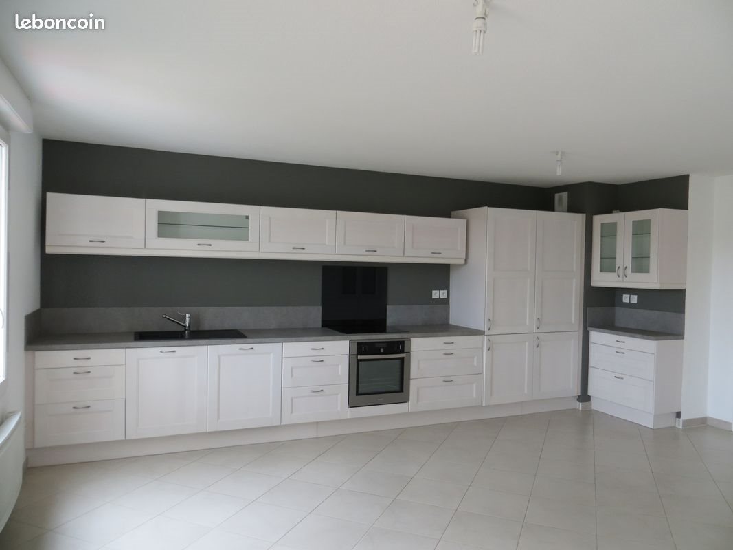 Appartement à louer, 75m², Cogolin