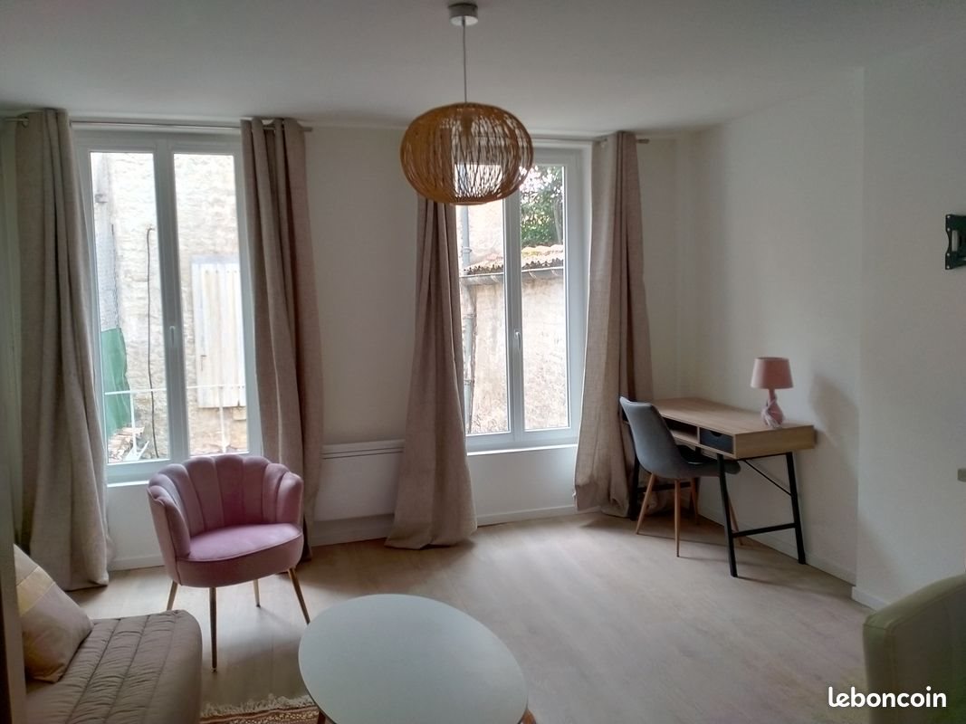 Appartement à louer, 25m², Niort