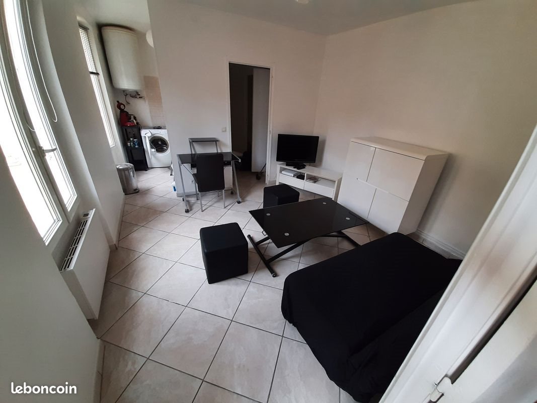 Appartement à louer, 32m², Nîmes