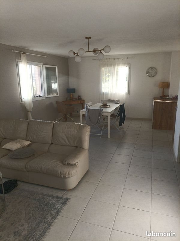 Maison à louer, 140m², Villelaure