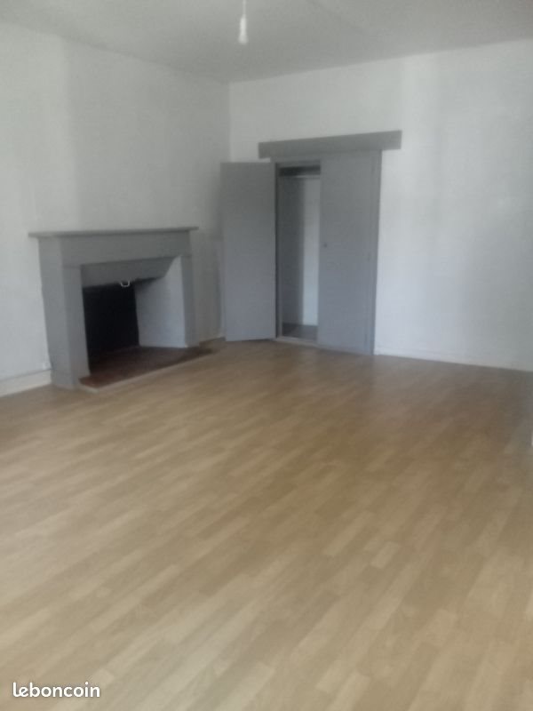 Maison à louer, 95m², Javerlhac-et-la-Chapelle-Saint-Robert