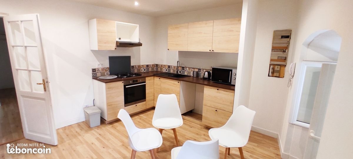 Appartement à louer, 75m², Étauliers