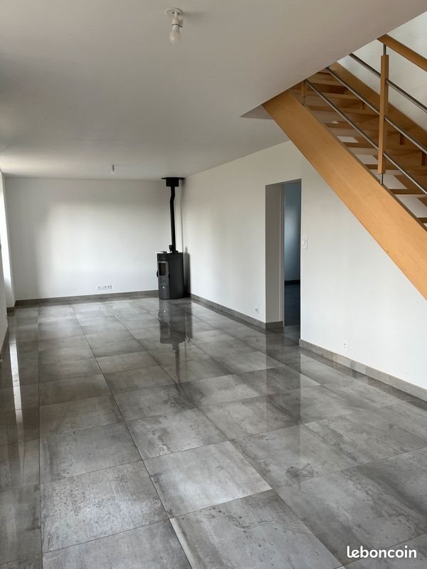 Maison à louer, 135m², Saint-Jean-Brévelay