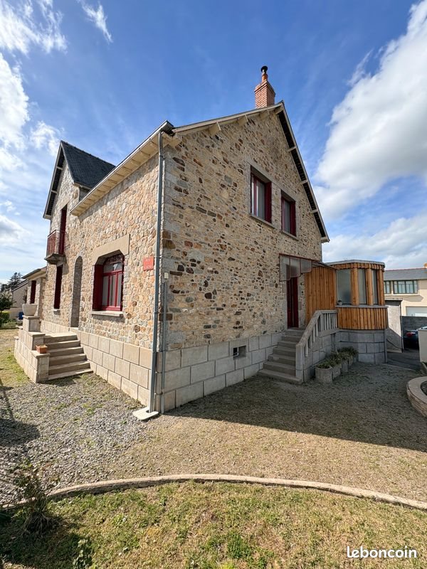 Maison à louer, 81m², Bais