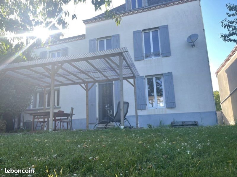 Maison à louer, 160m², Amailloux