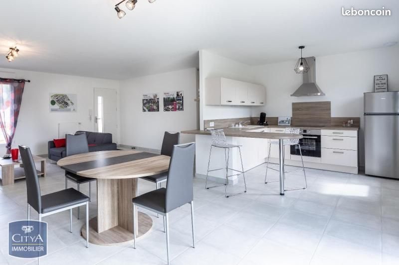 Maison à louer, 81m², Trouy