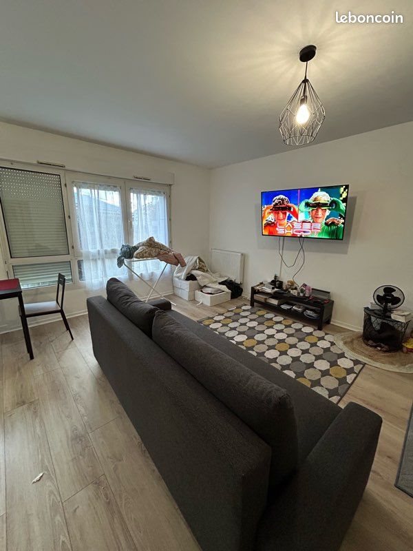 Appartement à louer, 34m², Evry