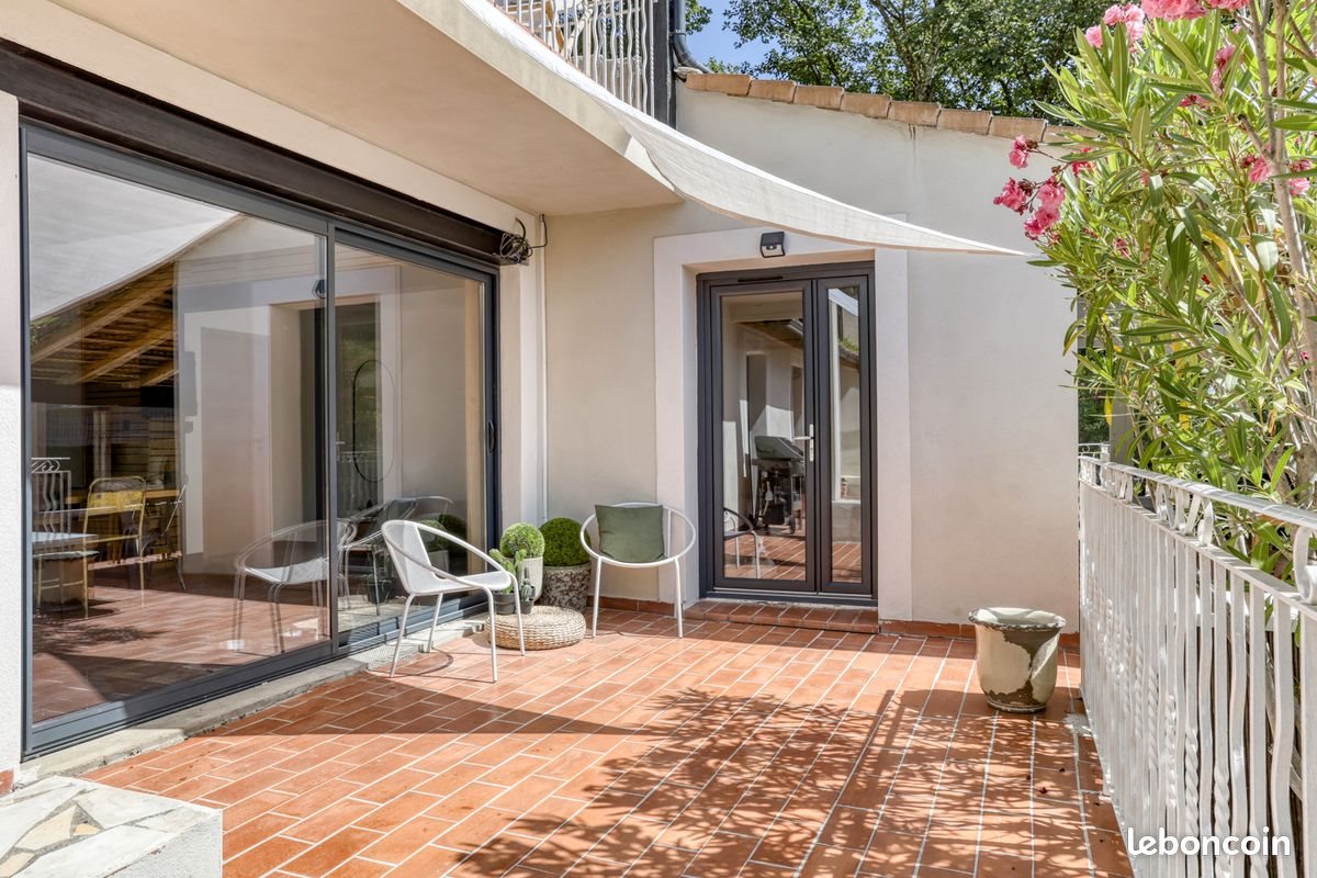Maison à louer, 120m², Saint-Julien-de-Peyrolas