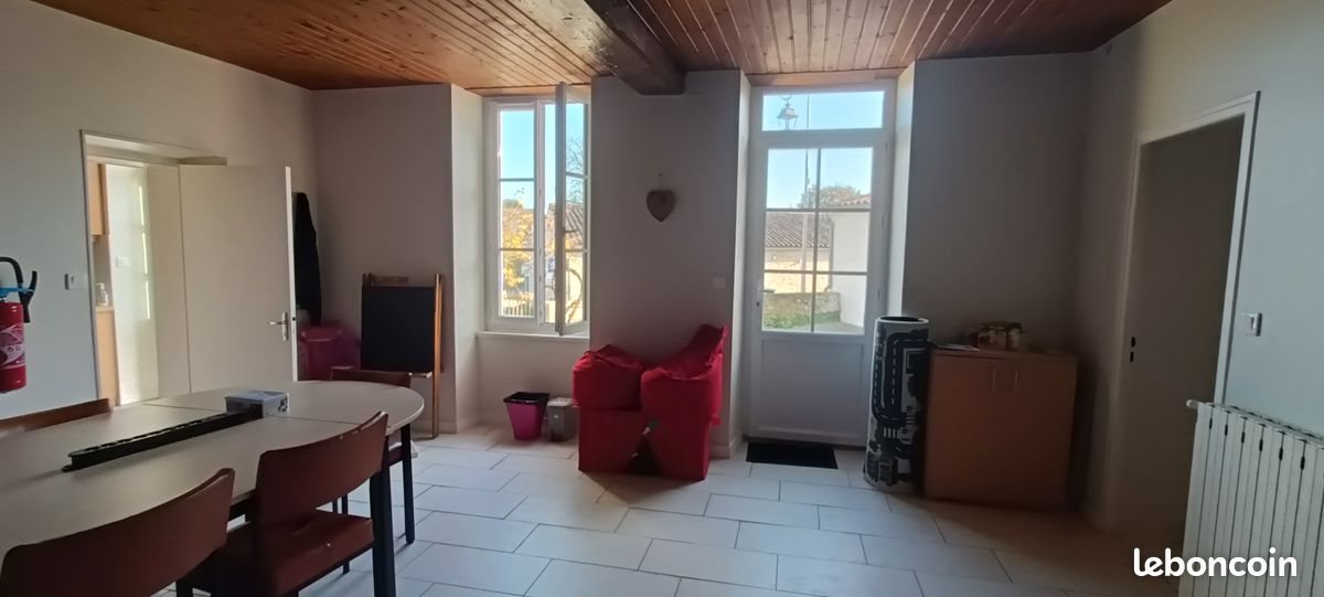 Maison à louer, 113m², Beurlay
