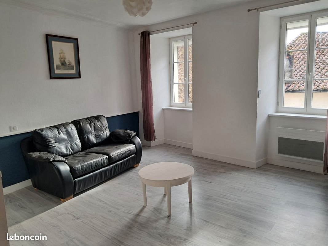 Maison à louer, 65m², Saint-Saud-Lacoussière