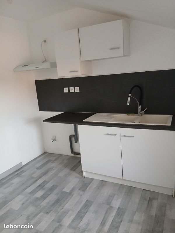 Appartement à louer, 65m², Mirebeau