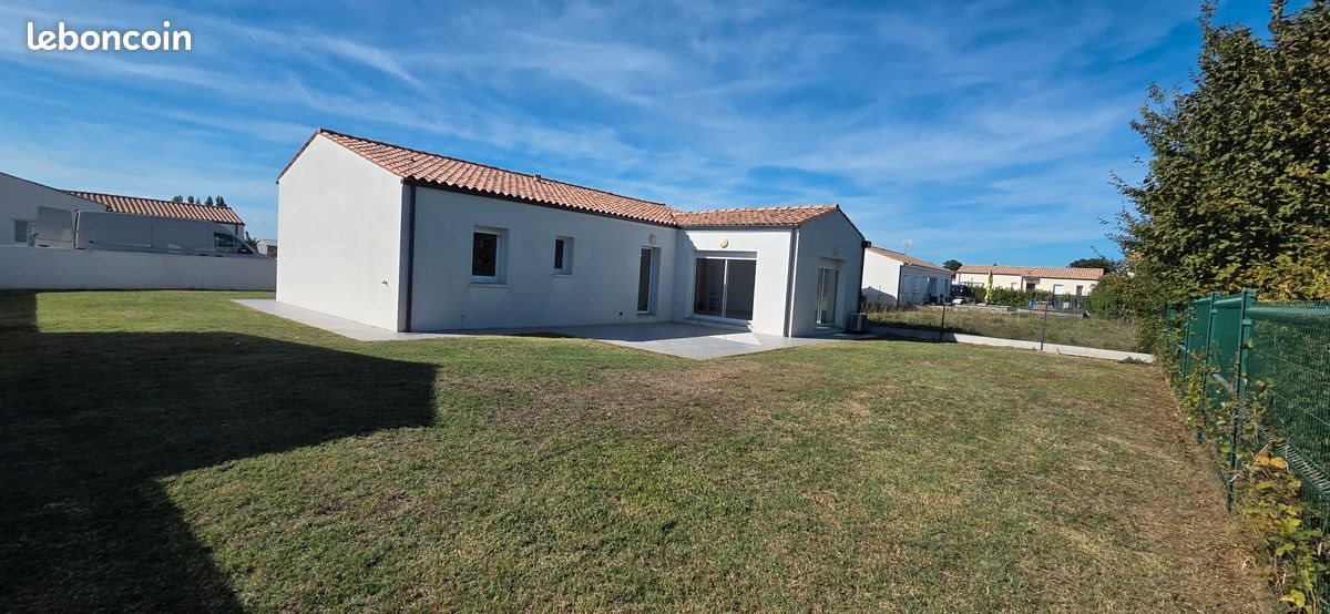 Maison à louer, 90m², Thénac