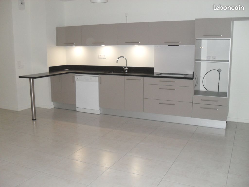 Appartement à louer, 65m², Louhossoa