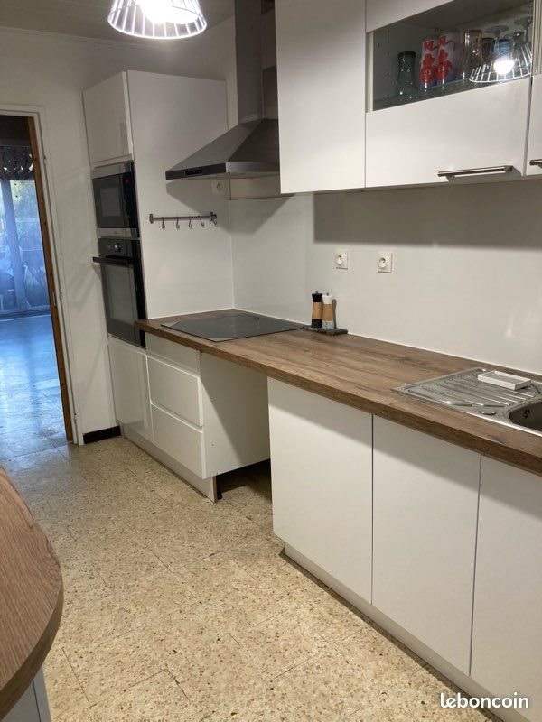 Appartement à louer, 61m², Marignane
