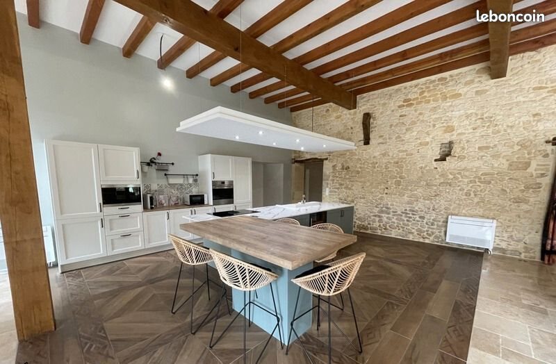 Maison à louer, 270m², Les Eyzies-de-Tayac-Sireuil
