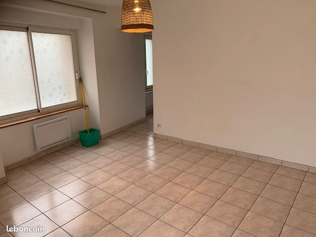 Appartement à louer, 55m², Réquista