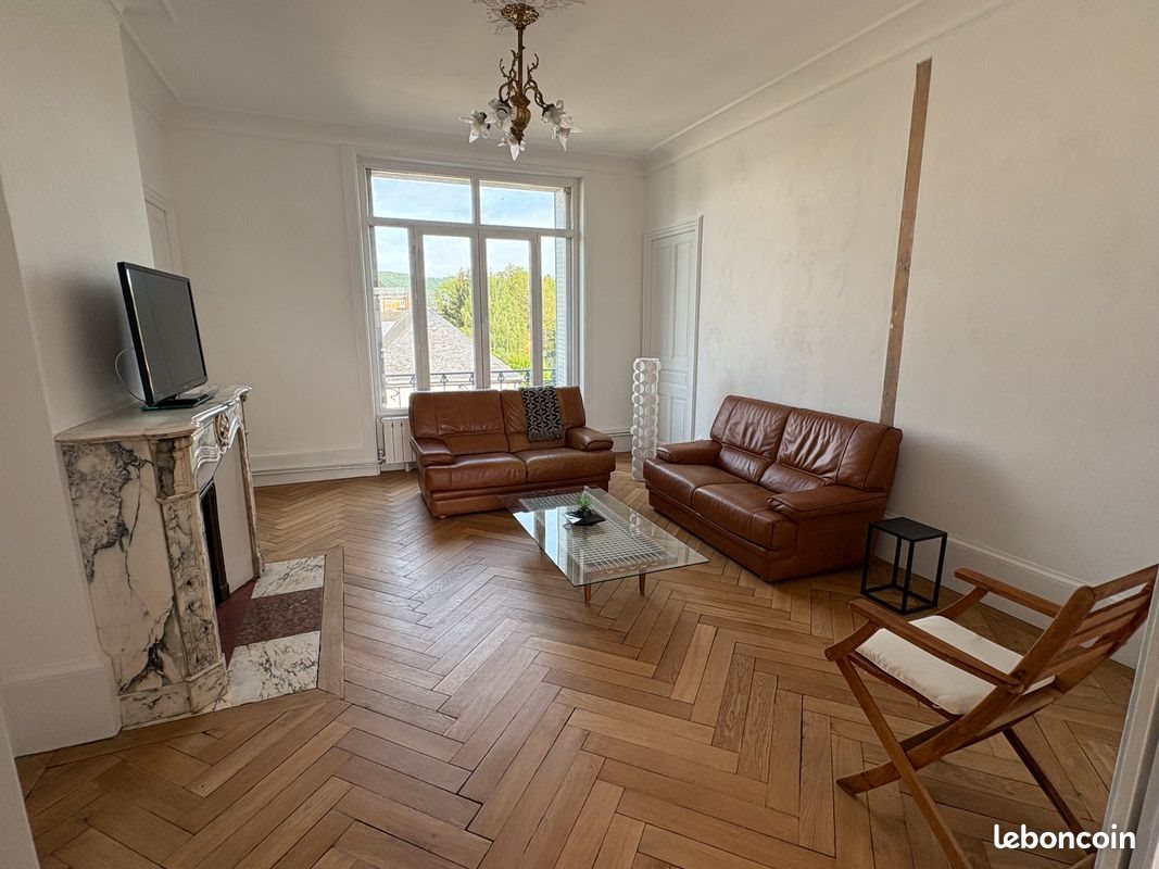 Appartement à louer, 130m², Lons-le-Saunier
