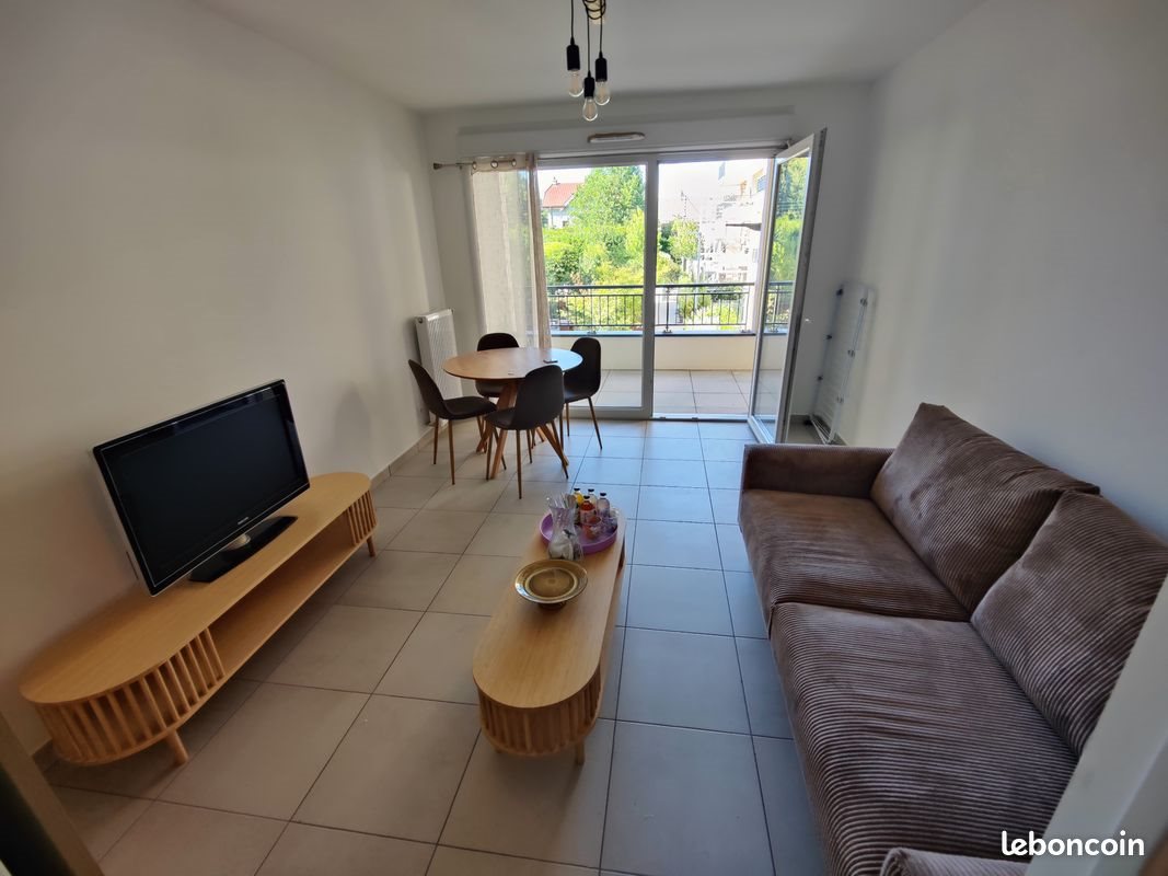 Appartement à louer, 40m², Ville-la-Grand