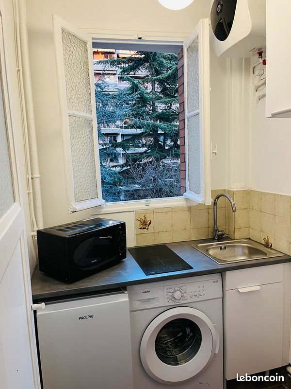 Appartement à louer, 18m², Paris 18ème