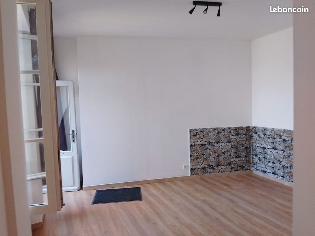 Appartement à louer, 48m², Saint-Sauveur-en-Puisaye