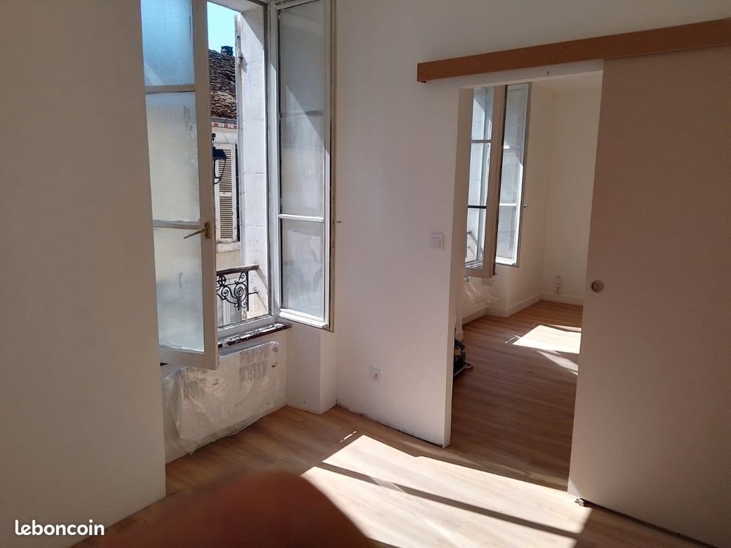 Appartement à louer, 48m², Saint-Sauveur-en-Puisaye