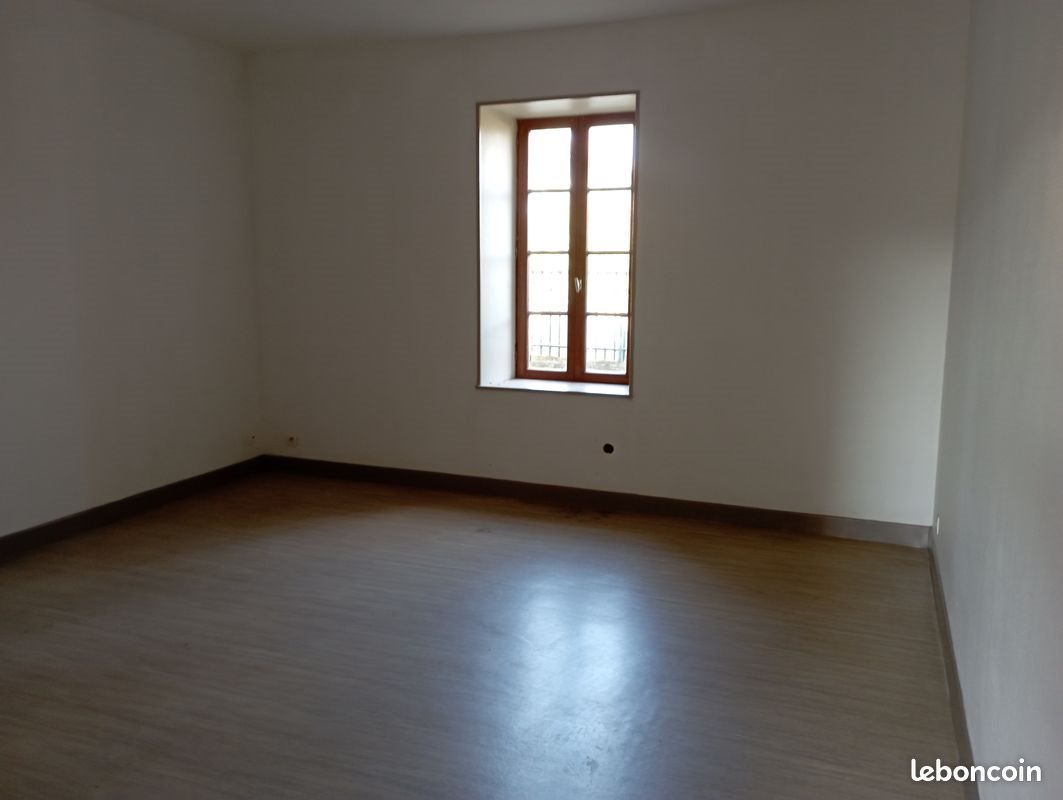 Maison à louer, 71m², Noyant-d'Allier
