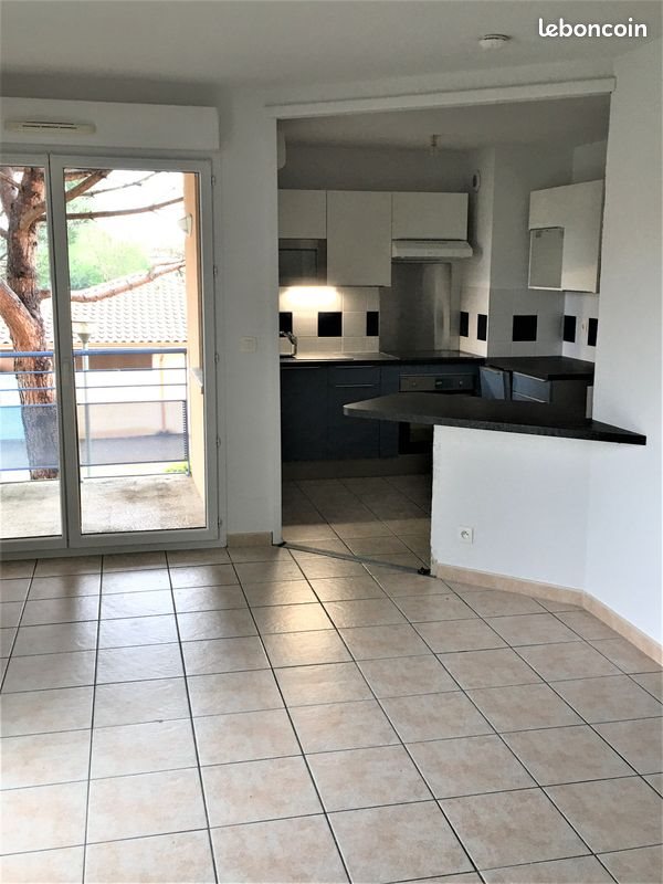Appartement à louer, 64m², Saint-Juéry