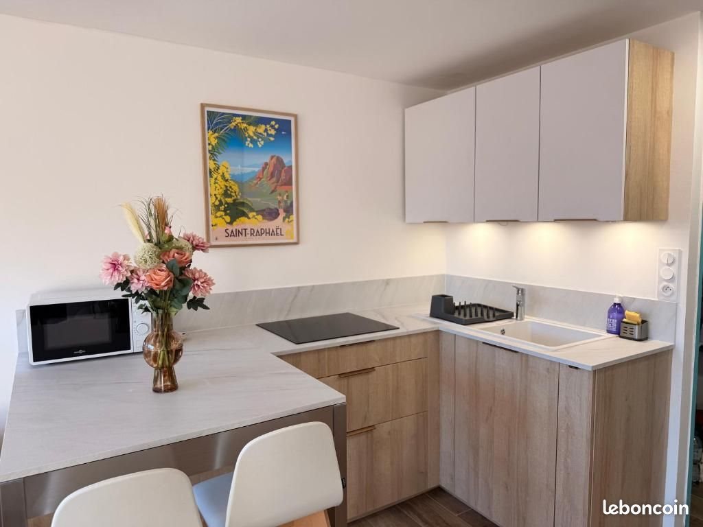 Appartement à louer, 25m², Saint-Raphaël