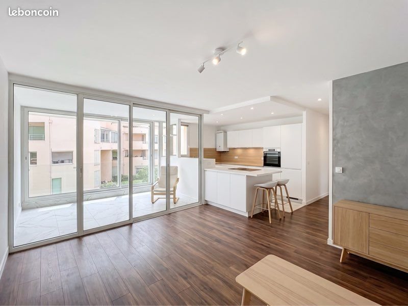 Appartement à louer, 66m², Valbonne