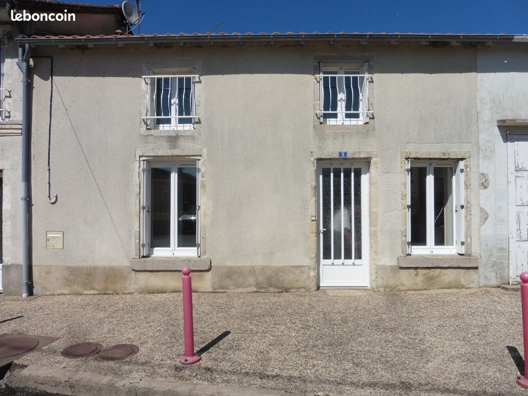 Maison à louer, 75m², Vasles
