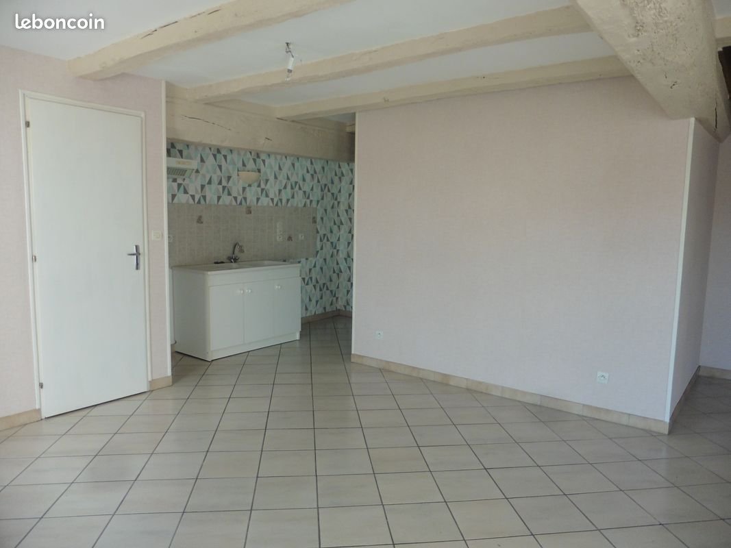 Maison à louer, 75m², Vasles