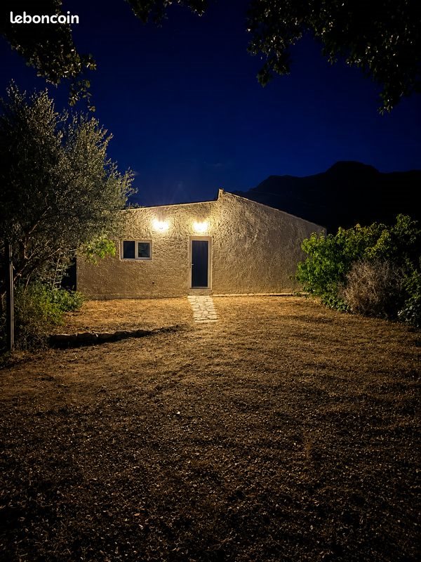 Maison à louer, 90m², Belgodère