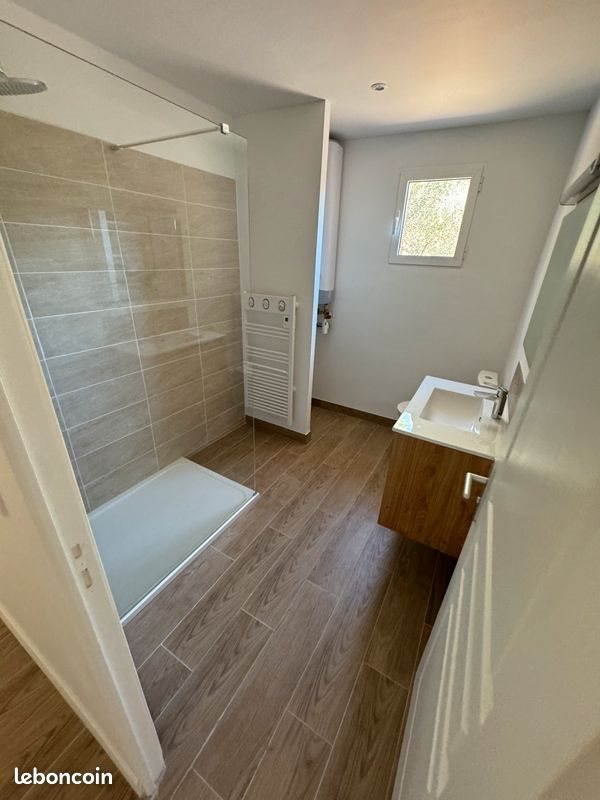Maison à louer, 90m², Belgodère